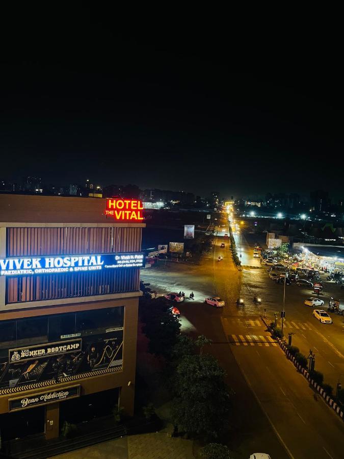 Hotel The Vital 苏拉特 外观 照片
