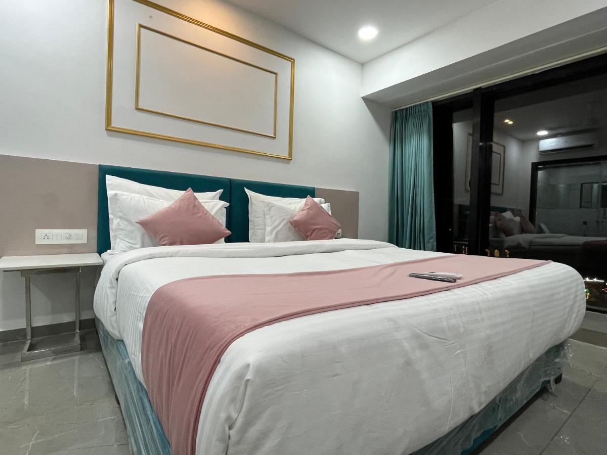 Hotel The Vital 苏拉特 外观 照片