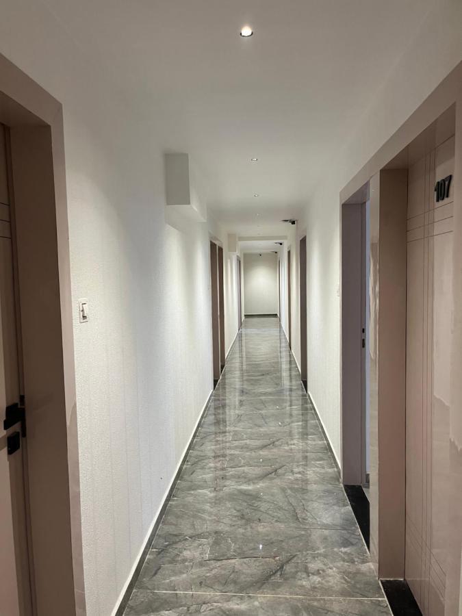 Hotel The Vital 苏拉特 外观 照片