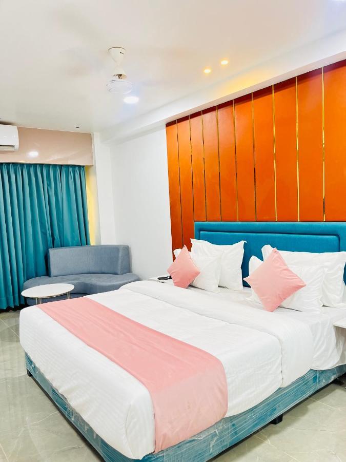 Hotel The Vital 苏拉特 外观 照片